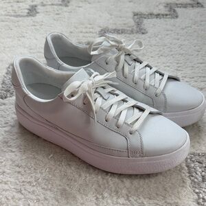 Kizik - Women's White Sneakers - worn twice excellent condition